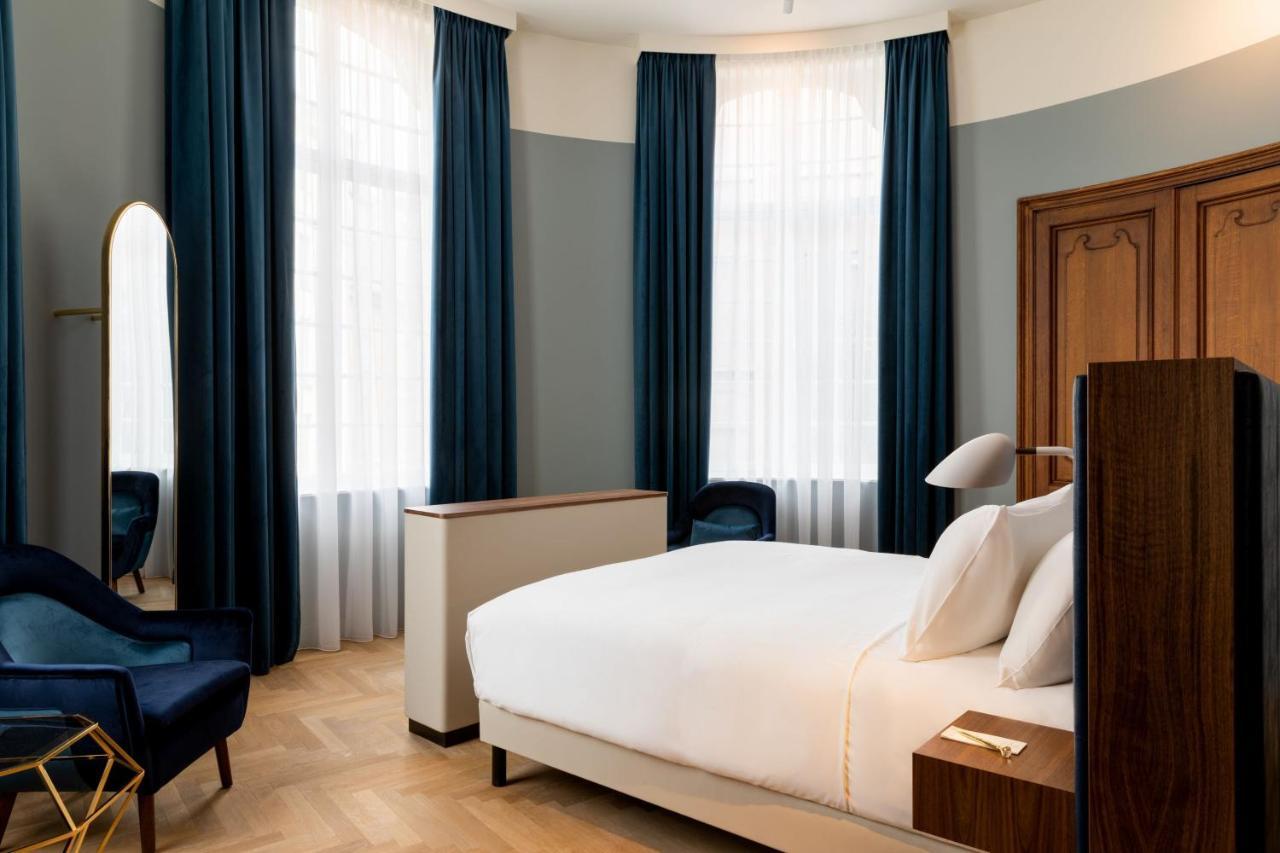 فندق Sapphire House Antwerp, Autograph Collection المظهر الخارجي الصورة A bedroom at the hotel