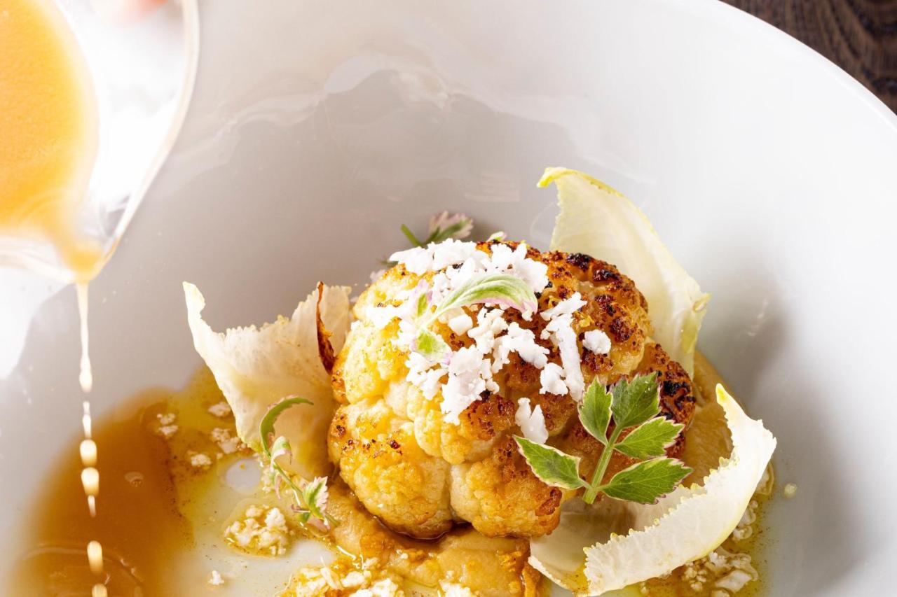 فندق Sapphire House Antwerp, Autograph Collection المظهر الخارجي الصورة A chicken meatball with a white wine sauce