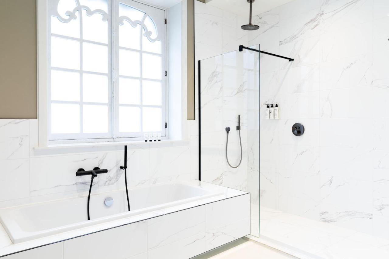 فندق Sapphire House Antwerp, Autograph Collection المظهر الخارجي الصورة A shower bath