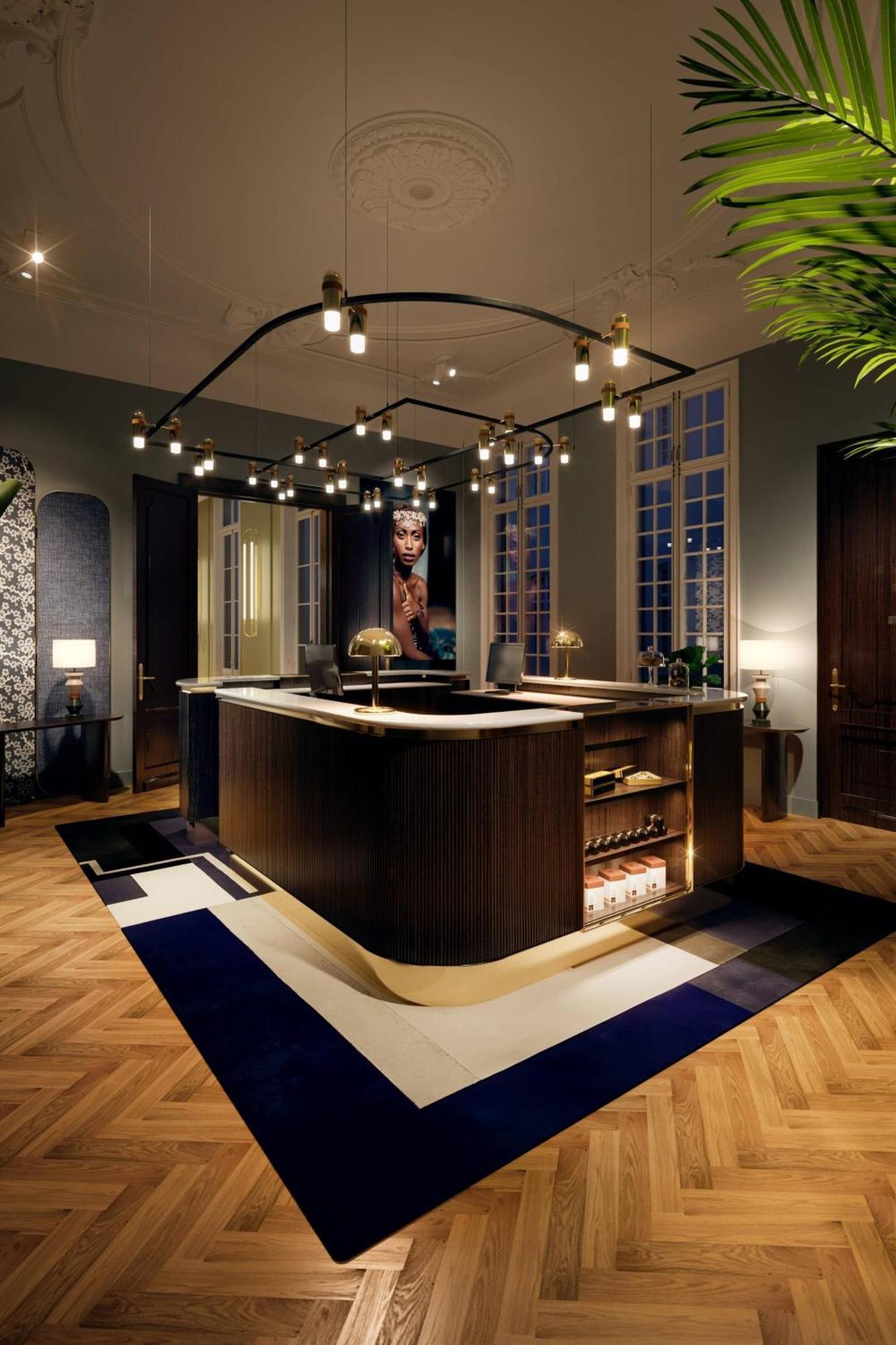 فندق Sapphire House Antwerp, Autograph Collection المظهر الخارجي الصورة The interior of the new store in Paris